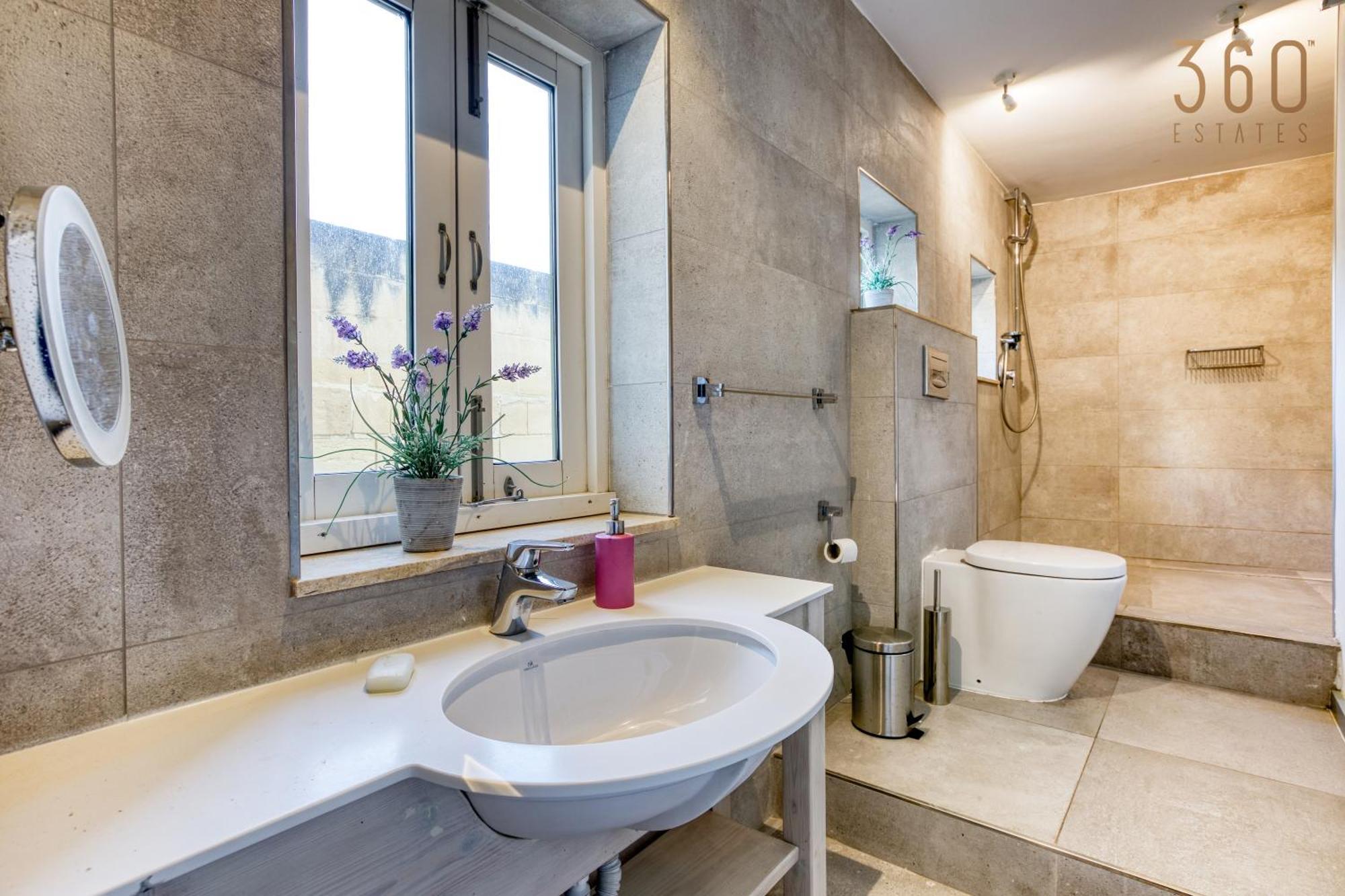 Comfortable 1Br Home With Maltese Balcony In Valletta By 360 Estates Exterior foto