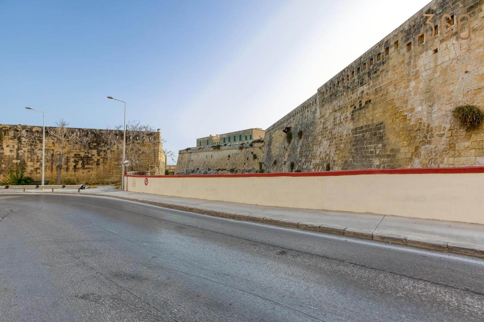 Comfortable 1Br Home With Maltese Balcony In Valletta By 360 Estates Exterior foto